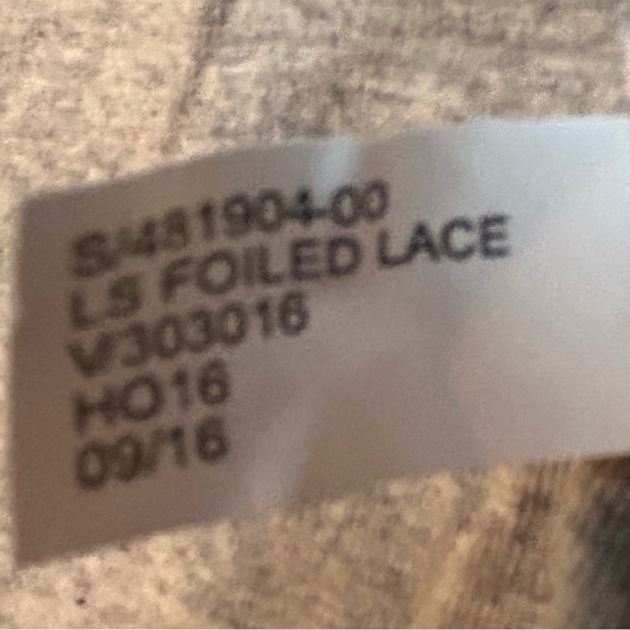 Banana Republic, NWT, Silver Jacquard Zip-Up Bomber Style Jacket. Medium - Picture 13 of 14